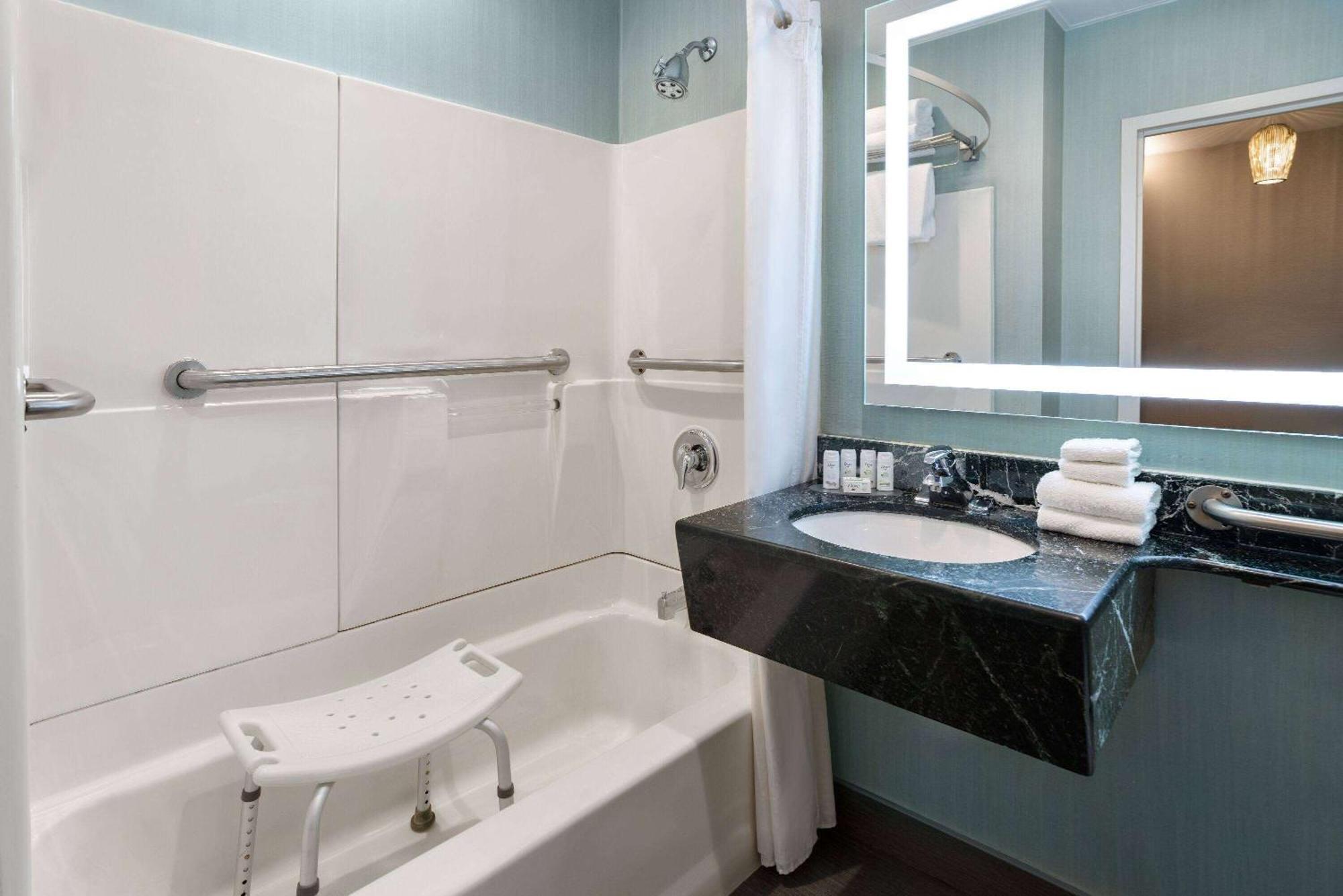 Ramada By Wyndham Bronx Nueva York